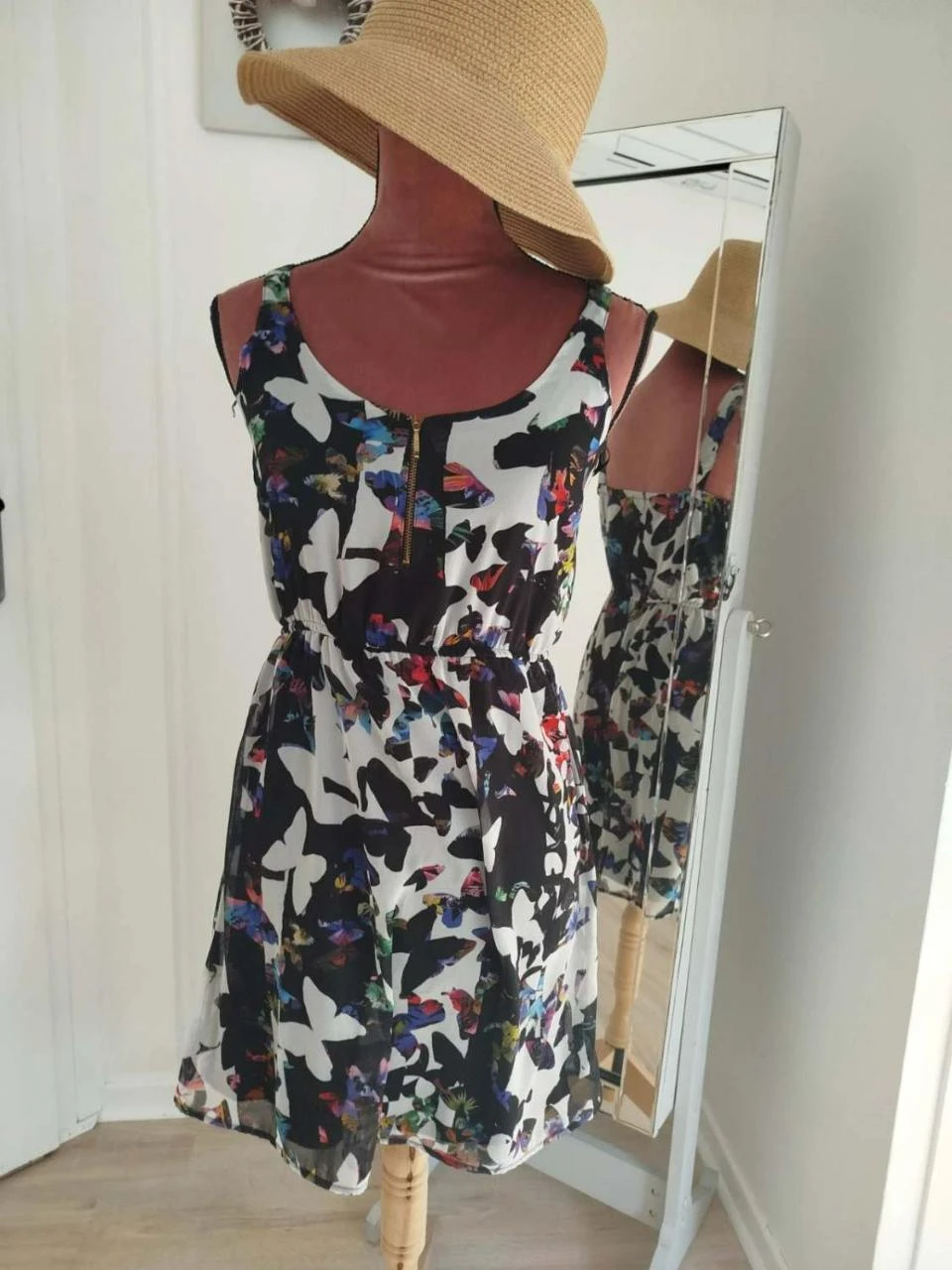 ๐ขRobe fluide imprimรฉe noir blanc multicolore avec zip Jennyfer Femme taille S /